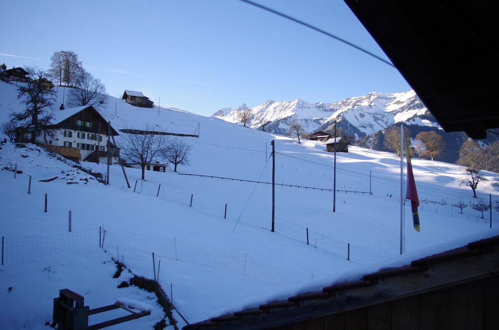 Appartement Niesenblick à Reichenbach im Kandertal Chambre photo